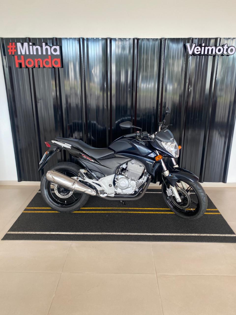 CB 300F